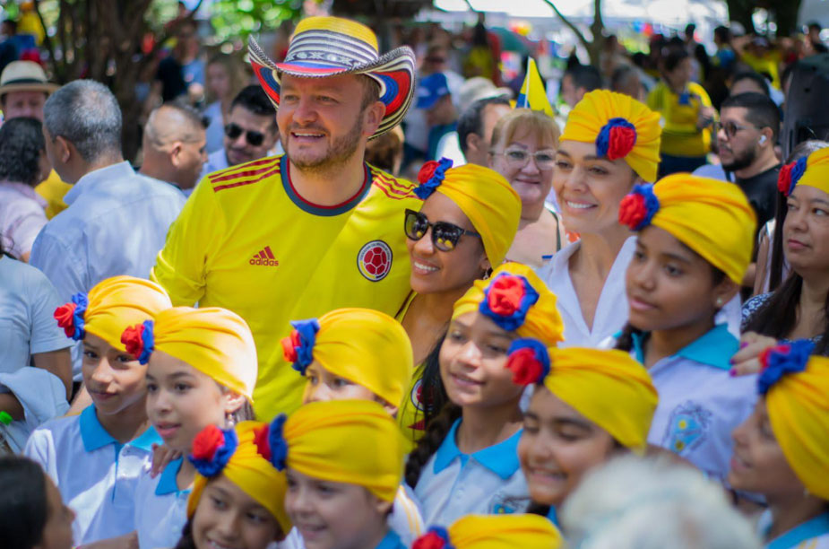 Santi Montoya Senador