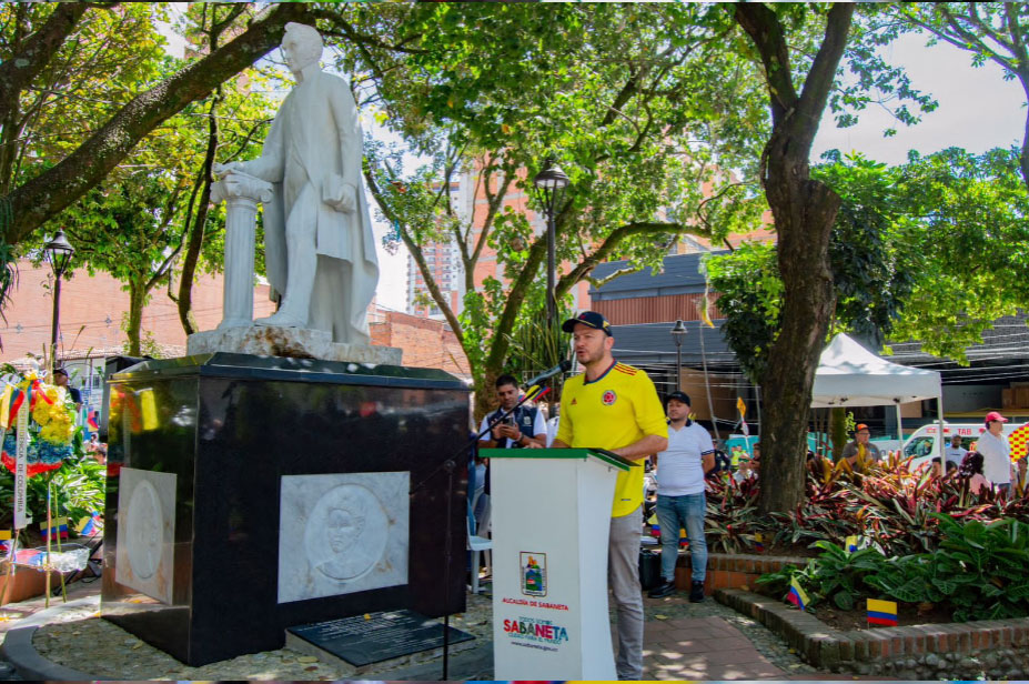 Senador Santi Montoya Senador Santi Montoya